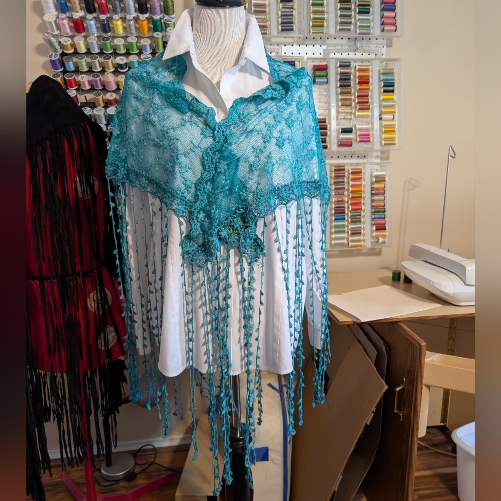 Pat Dahnke Elegant Turquoise Lace Shawl.  OS